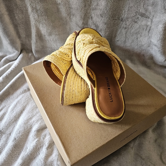 Lucky Brand Yena Rafia Clog - Picture 5 of 7